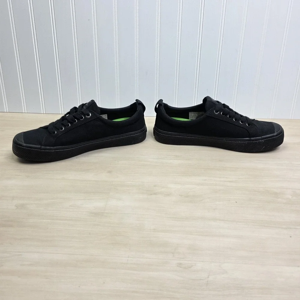 Cariuma OCA Low Casual All Black Canvas Low Top‎ Sneakers Women's 9.5 Men's 8